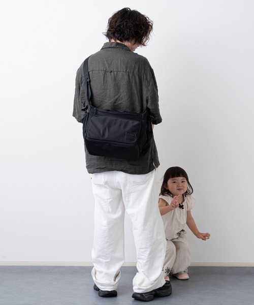 SweetMommy（スウィートマミー）の「無重力ヒップシート[MAX] 大容量 ショルダーバッグ 3WAY 抱っこ紐（マザーズバッグ・レディース・ブラック・FREE）」の14枚目の写真