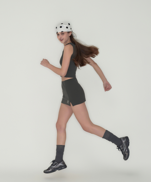 THIRSTYCLUB(サースティークラブ)の「Round logo sleeveless - Charcoal(Tシャツ/カットソー・レディース・その他・FREE)」の2枚目の写真