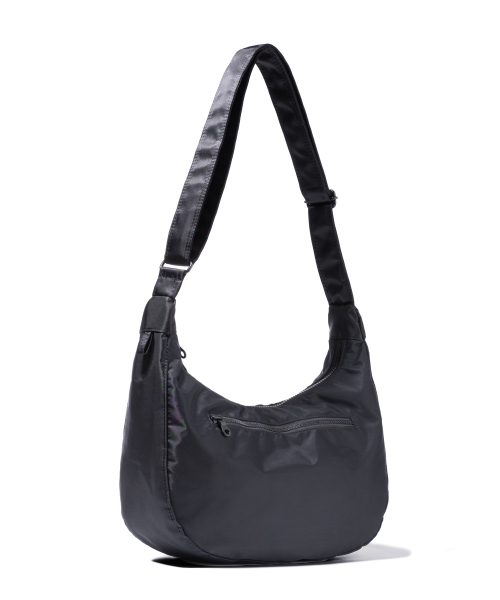 BUTDEEP(バッドディープ)の「005 HOBO BAG MEDIUM-BLACK TWILL NYLON(メッセンジャーバッグ・レディース・その他・FREE)」の2枚目の写真