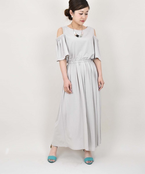 LHELBIE(レルビエ)の「フレアオープンショルダーオールインワン(つなぎ/オールインワン・レディース・ベージュ/グリーン/ブラック・M)」の11枚目の写真