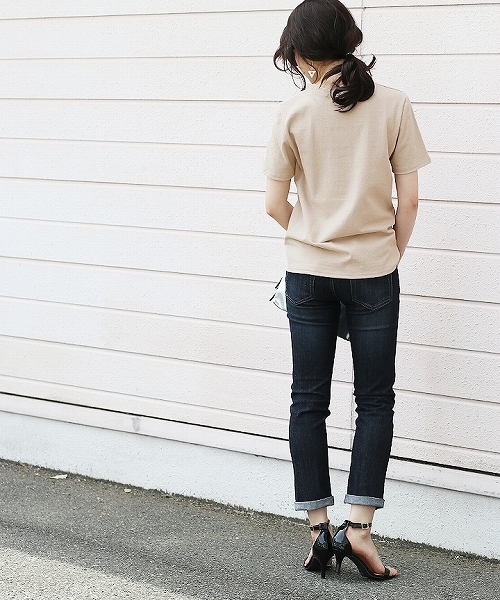 reca（レカ）の「weekly　ロゴTシャツ（Tシャツ/カットソー・レディース・ベージュ/オフホワイト/グレー/ブルー・FREE）」の6枚目の写真