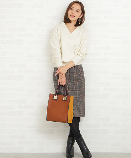 N.(N. Natural Beauty Basic)(エヌエヌナチュラルビューティーベーシック)の「◆ラムウールVネックニット(ニット/セーター・レディース・ホワイト/ネイビー/グレー/グリーン/ピンク・MEDIUM)」の6枚目の写真