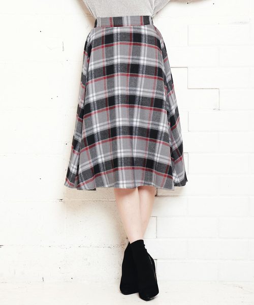 KOBE LETTUCE（コウベレタス）の「バックウエストゴム★チェック柄ミディアム丈フレアスカート（スカート・レディース・ブラック/ネイビー/ブラウン/グレー/グリーン/モカ・FREE）」の2枚目の写真