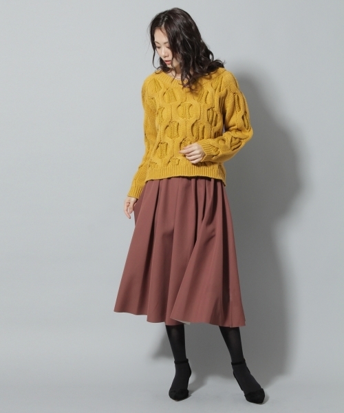 Andemiu（アンデミュウ）の「ザックリケーブルニットプルオーバー776618（ニット/セーター・レディース・ホワイト/イエロー/グレー・FREE）」の4枚目の写真