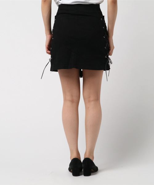 SPIGA（スピーガ）の「ｻｲﾄﾞﾚｰｽｱｯﾌﾟﾃﾞｻﾞｲﾝﾐﾆSK（スカート・レディース・ホワイト/ブラック・SMALL/MEDIUM）」の4枚目の写真