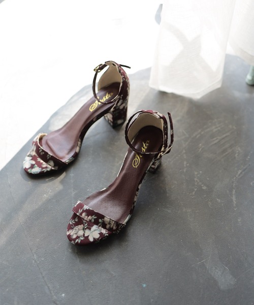 SESTO（セスト）の「6.5cmチャンキーヒールのワンストラップサンダル（サンダル・レディース・ネイビー/パイソン/アイボリー/ブラウン/パープル/レオパード/イエロー/シルバー/ブラック/グレイッシュベージュ・L/LL/SS/M/S/3L）」の3枚目の写真