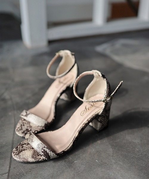 SESTO（セスト）の「6.5cmチャンキーヒールのワンストラップサンダル（サンダル・レディース・ネイビー/パイソン/アイボリー/ブラウン/パープル/レオパード/イエロー/シルバー/ブラック/グレイッシュベージュ・L/LL/SS/M/S/3L）」の10枚目の写真