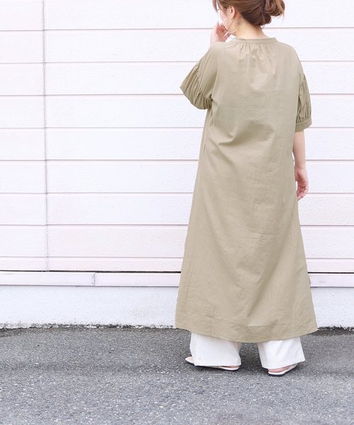 reca（レカ）の「シェルボタンビッグシルエットワンピース（ワンピース・レディース・ブラック/ベージュ/キャメル・M）」の22枚目の写真