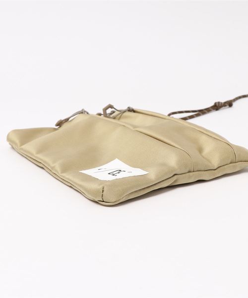 F/CE. (エフシーイー)の「【F/CE.】SATIN SACOCHE(ボディバッグ/ウエストポーチ・メンズ・ブラック/グレー/ベージュ・FREE)」の7枚目の写真