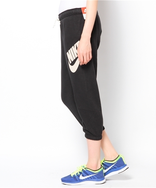 NIKE（ナイキ）の「ナイキ ラリー カプリ スウェットパンツ AS NIKE