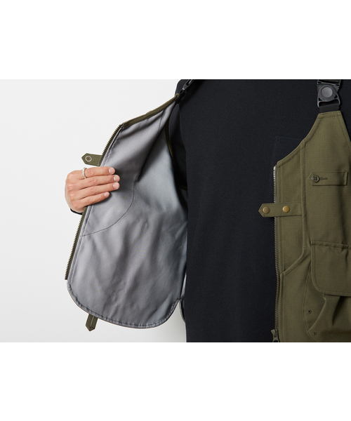 Snow Peak（スノーピーク）の「TAKIBI Vest（ベスト・メンズ・ブラック/オリーブ・MEDIUM/LARGE）」の8枚目の写真