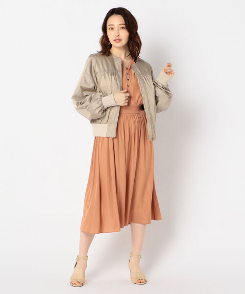 NOLLEY’S(ノーリーズ)の「割繊デシンシャーリングワンピース(ワンピース・レディース・ホワイト系その他4/ネイビー/キャメル・36/38)」の11枚目の写真