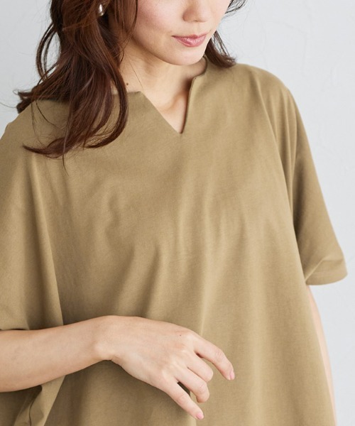 Pierrot(ピエロ)の「キーネックオーバーTシャツ(Tシャツ/カットソー・レディース・ブラック/ベージュ系その他/ベージュ系その他2/チャコール/オフホワイト/ベージュ・LARGE/MEDIUM)」の7枚目の写真