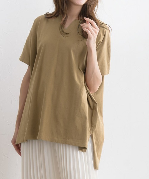 Pierrot(ピエロ)の「キーネックオーバーTシャツ(Tシャツ/カットソー・レディース・ブラック/ベージュ系その他/ベージュ系その他2/チャコール/オフホワイト/ベージュ・LARGE/MEDIUM)」の9枚目の写真