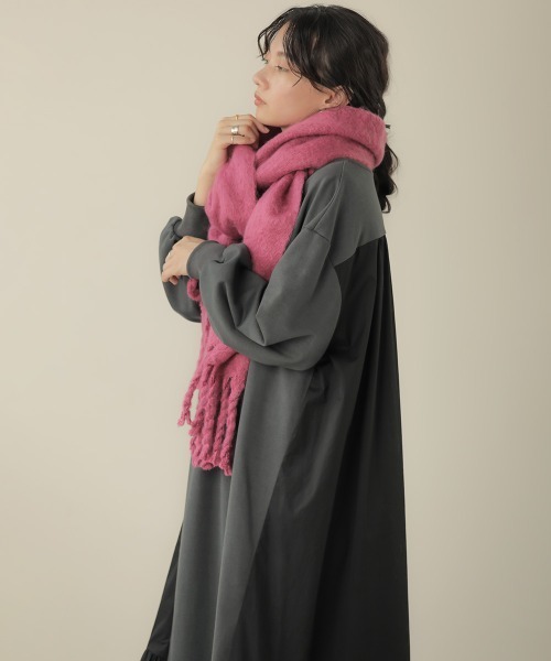 Bab(バブ)の「【WEB限定】カラーボリュームストール(ストール/ショール・レディース・ピンク/ターコイズブルー/ベージュ/オレンジ/グレー/ブラック/ホワイト系その他・FREE)」の8枚目の写真