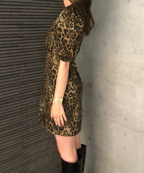 ENVYM（アンビー）の「ウエストタックツイルＯＰ（ワンピース・レディース・ブラック/レオパード・FREE）」の13枚目の写真
