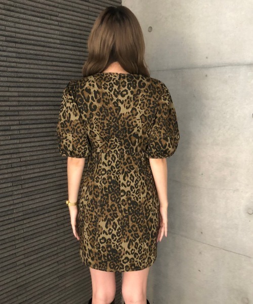ENVYM（アンビー）の「ウエストタックツイルＯＰ（ワンピース・レディース・ブラック/レオパード・FREE）」の7枚目の写真