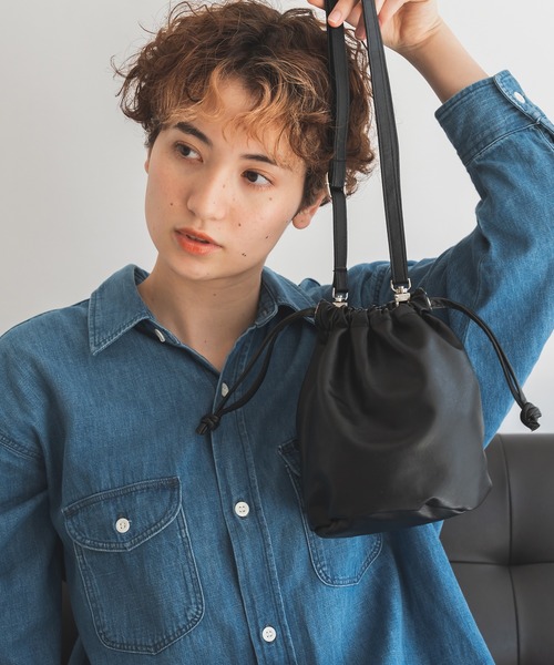 DECI 巾着　レザーリバーシブル　ovy 大藤 DECI 巾着 レザー リバーシブ ovy 大藤