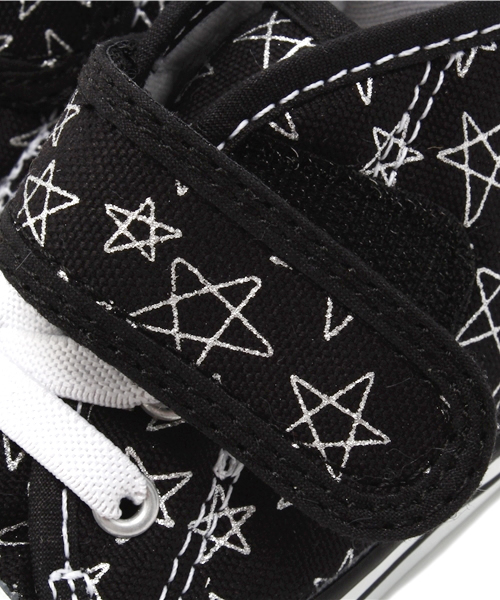 CONVERSE(コンバース)の「BABY ALL STAR SHINYSTARS V-1/ベビー オールスター シャイニースターズ V-1(スニーカー・キッズ・ホワイト×ピンク/ブラック×シルバー・13.5㎝/15cm/14.5㎝/14cm/12.5cm/12cm/13cm)」の7枚目の写真