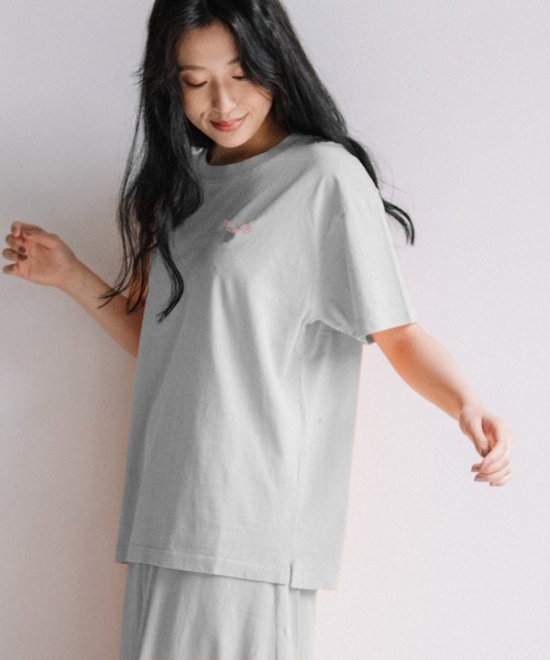 FRUIT OF THE LOOM(フルーツオブザルーム)の「ルーズシャツ / Tシャツ / 半袖 / バック / ロゴ / プリント / ワンポイント / カジュアル / セットアップ(Tシャツ/カットソー・レディース・ブラウン/グレー/オレンジ/グリーン・M/L)」の1枚目の写真