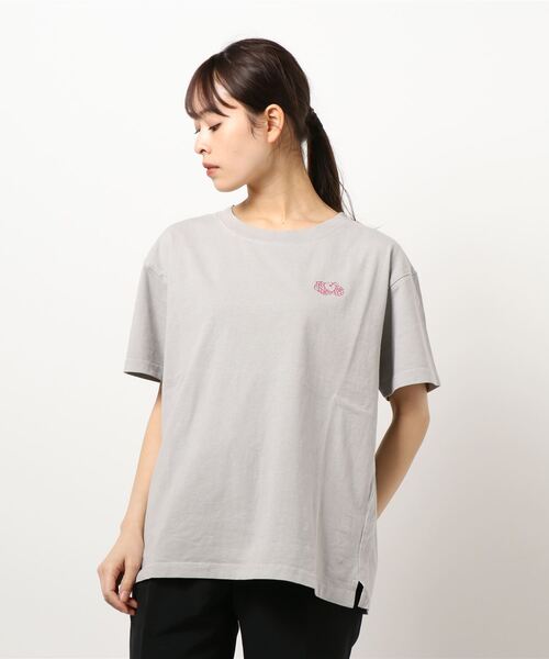FRUIT OF THE LOOM(フルーツオブザルーム)の「ルーズシャツ / Tシャツ / 半袖 / バック / ロゴ / プリント / ワンポイント / カジュアル / セットアップ(Tシャツ/カットソー・レディース・ブラウン/グレー/オレンジ/グリーン・M/L)」の14枚目の写真