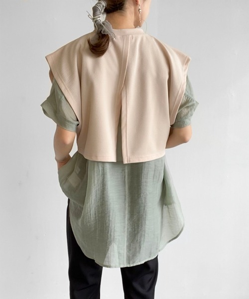 Birthday room（バースデイルーム）の「バックスリット2WAYデザインショート丈カットベスト（ベスト・レディース・ブラック/ベージュ/ライム/アイボリー・FREE）」の4枚目の写真