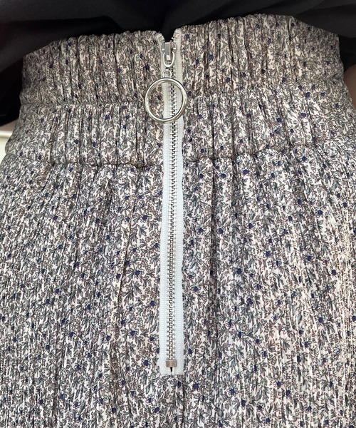 Chico（チコ）の「小花柄ワッシャースカート（スカート・レディース・ホワイト/ブラック/ブルー・FREE）」の6枚目の写真