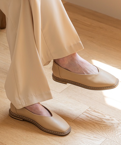 UNE MANSION（ユヌマンション）の「ベーシック デイリー フラットシューズ（パンプス・レディース・ベージュ/イエロー/ブラック・23.0cm/24.0cm/25.0cm）」の3枚目の写真