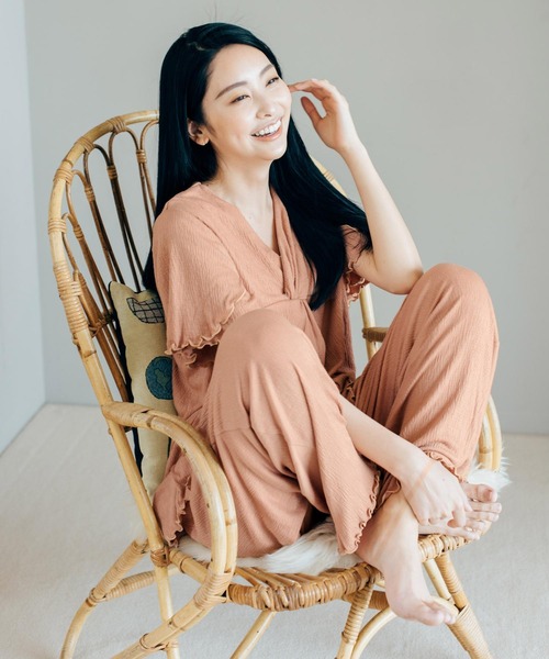 fran de lingerie（フランデランジェリー）の「bumpyプルオーバー・パンツ上下セット（ルームウェア/パジャマ・レディース・ブラウン/セージグリーン/ダークグレー・M-L）」の3枚目の写真