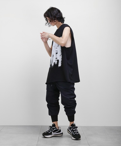 minsobi（ミンソビ）の「ロングタンクトップ ルーズシルエット（Tシャツ/カットソー・メンズ・ホワイト/ブラック・FREE）」の13枚目の写真