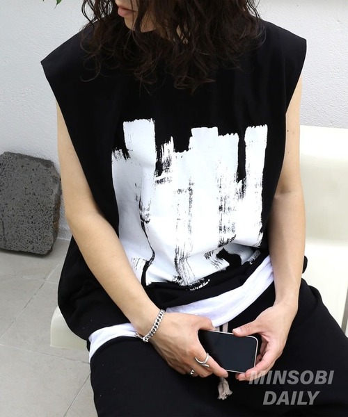 minsobi（ミンソビ）の「ロングタンクトップ ルーズシルエット（Tシャツ/カットソー・メンズ・ホワイト/ブラック・FREE）」の21枚目の写真