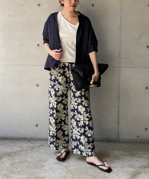 CAPRICIEUX LE'MAGE（カプリシューレマージュ）の「バックタックパフシャツ（シャツ/ブラウス・レディース・ネイビー/カーキ・FREE）」の4枚目の写真