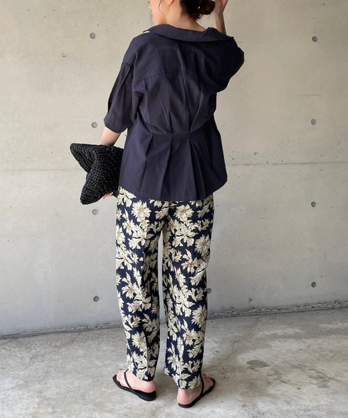 CAPRICIEUX LE'MAGE（カプリシューレマージュ）の「バックタックパフシャツ（シャツ/ブラウス・レディース・ネイビー/カーキ・FREE）」の16枚目の写真