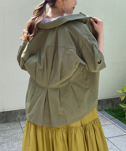 CAPRICIEUX LE'MAGE（カプリシューレマージュ）の「バックタックパフシャツ（シャツ/ブラウス・レディース・ネイビー/カーキ・FREE）」の22枚目の写真