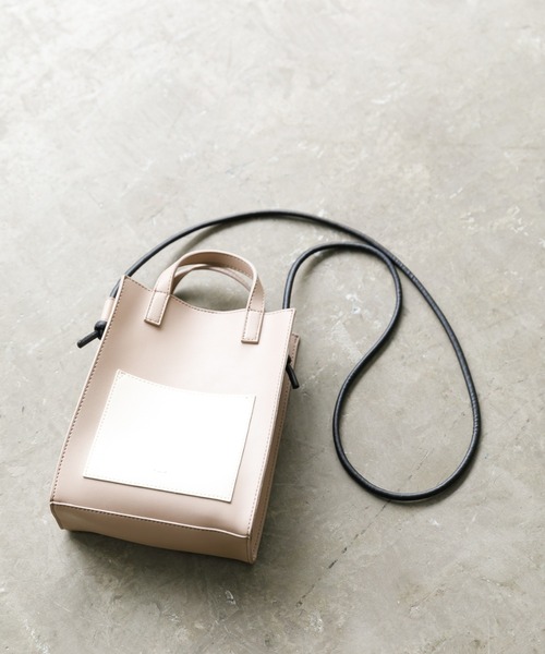 koe(コエ)の「フロントポケットショルダーバッグ*(ショルダーバッグ・レディース・アイボリー/レオパード/グレイッシュベージュ・FREE)」の3枚目の写真