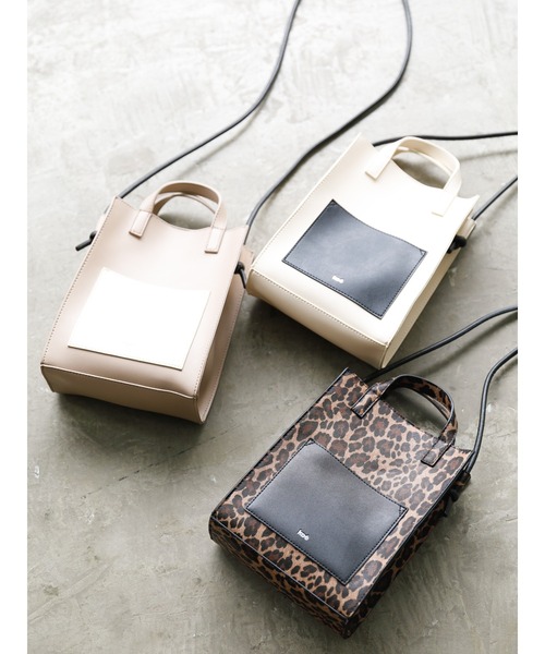 koe(コエ)の「フロントポケットショルダーバッグ*(ショルダーバッグ・レディース・アイボリー/レオパード/グレイッシュベージュ・FREE)」の4枚目の写真