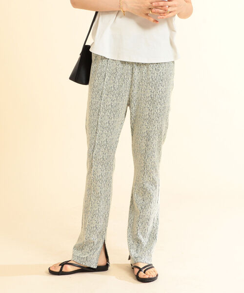 Ray BEAMS（レイビームス）の「Ray BEAMS / カット ジャカード スリット パンツ（その他パンツ・レディース・カーキ/グリーン・1/0）」の2枚目の写真