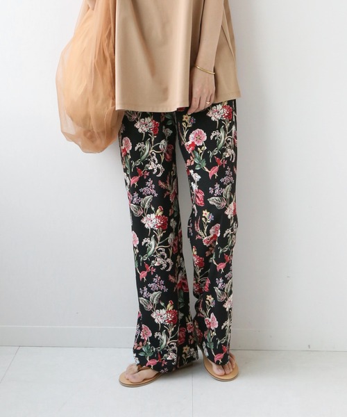 JOURNAL STANDARD relume（ジャーナルスタンダード　レリューム）の「ブラックフローラルイージーパンツ◆（その他パンツ・レディース・パープル/レッド・FREE）」の12枚目の写真