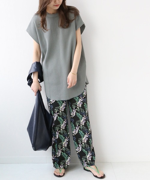 JOURNAL STANDARD relume（ジャーナルスタンダード　レリューム）の「ブラックフローラルイージーパンツ◆（その他パンツ・レディース・パープル/レッド・FREE）」の3枚目の写真