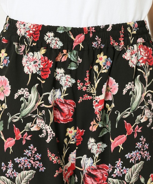 JOURNAL STANDARD relume（ジャーナルスタンダード　レリューム）の「ブラックフローラルイージーパンツ◆（その他パンツ・レディース・パープル/レッド・FREE）」の18枚目の写真