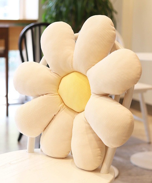 yururira（ユルリラ）の「お花クッション（クッション/クッションカバー・レディース・A/B/C/D/E/F・FREE）」の5枚目の写真