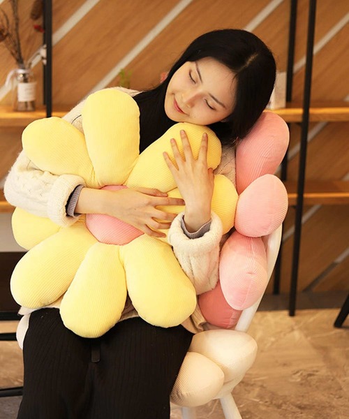 yururira（ユルリラ）の「お花クッション（クッション/クッションカバー・レディース・A/B/C/D/E/F・FREE）」の16枚目の写真