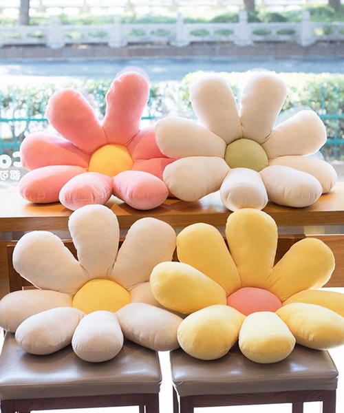 yururira（ユルリラ）の「お花クッション（クッション/クッションカバー・レディース・A/B/C/D/E/F・FREE）」の13枚目の写真