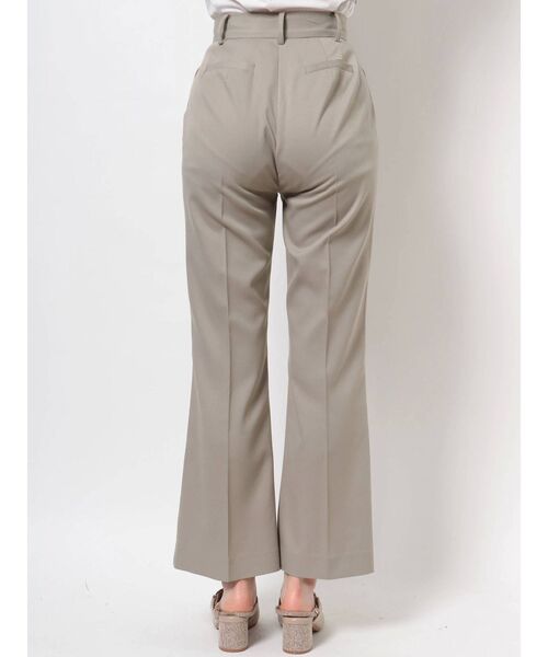 dazzlin（ダズリン）の「セミフレアタックパンツ（その他パンツ・レディース・ブラウン/グレー/アイボリー・SMALL/MEDIUM）」の13枚目の写真