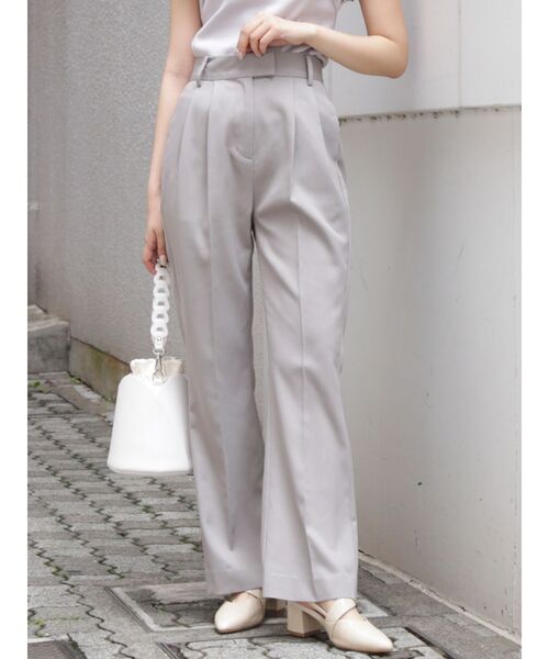 dazzlin（ダズリン）の「セミフレアタックパンツ（その他パンツ・レディース・ブラウン/グレー/アイボリー・SMALL/MEDIUM）」の2枚目の写真