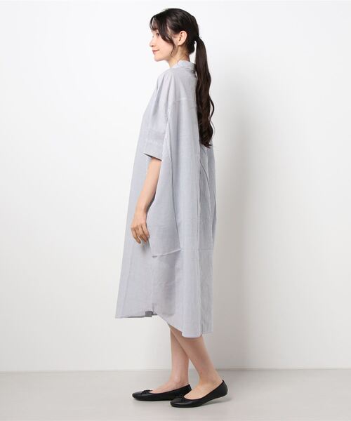 Lugnoncure（ルノンキュール）の「オーバーサイズワンピース（ワンピース・レディース・オフホワイト/ブルー/チャコール・ﾌﾘ-）」の4枚目の写真