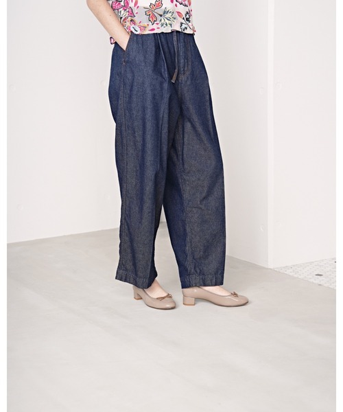 Emma Francis（エマフランシス）の「ラウンドトゥ 3cmヒール バレエシューズ エナメルシリーズ（バレエシューズ・レディース・チャコールグレー/ブラック/ブラウン/レッド/ベージュ/ネイビー/ホワイト/グレイッシュベージュ・22.5cm/23.5cm/24.5cm/23.0cm/24.0cm/25.0cm/22.0cm）」の18枚目の写真