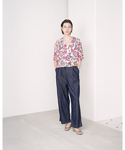 Emma Francis（エマフランシス）の「ラウンドトゥ 3cmヒール バレエシューズ エナメルシリーズ（バレエシューズ・レディース・チャコールグレー/ブラック/ブラウン/レッド/ベージュ/ネイビー/ホワイト/グレイッシュベージュ・22.5cm/23.5cm/24.5cm/23.0cm/24.0cm/25.0cm/22.0cm）」の17枚目の写真