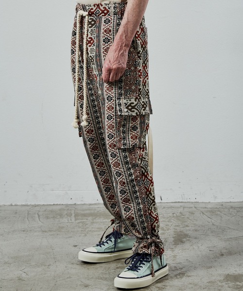 UNSELDs(アンセルズ)の「UNSELDs ゴブランワイドカーゴパンツ(カーゴパンツ・メンズ・ベージュ・MEDIUM/LARGE)」の10枚目の写真