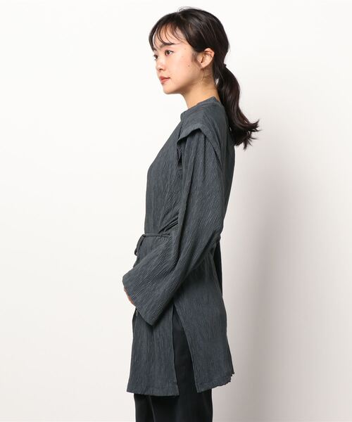 VENCEEXCHANGE（ヴァンスエクスチェンジ）の「プリーツトップス（シャツ/ブラウス・レディース・ライトグレー/チャコールグレー/オフホワイト・M）」の4枚目の写真